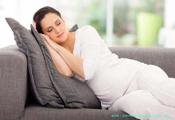 昆明49岁试管婴儿医院技术实力排名：昆明医科大学附属医院生殖医学中心等机构受认可，附高龄备孕指南